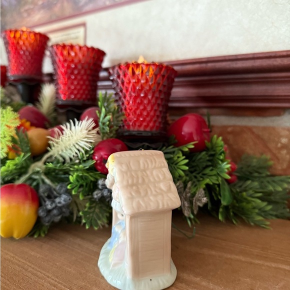 Vintage 1998 Enesco Precious Moments Porcelain Nativity Scene Ornament - Picture 4 of 6